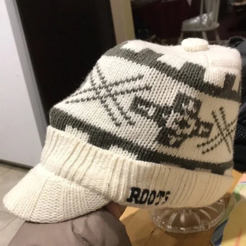 ROOTS hat